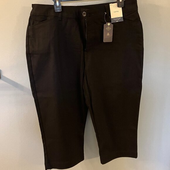 St. John's Bay Pants - NWT St. John's Bay Black Mid Rise Secretly Slender Capris Size 14